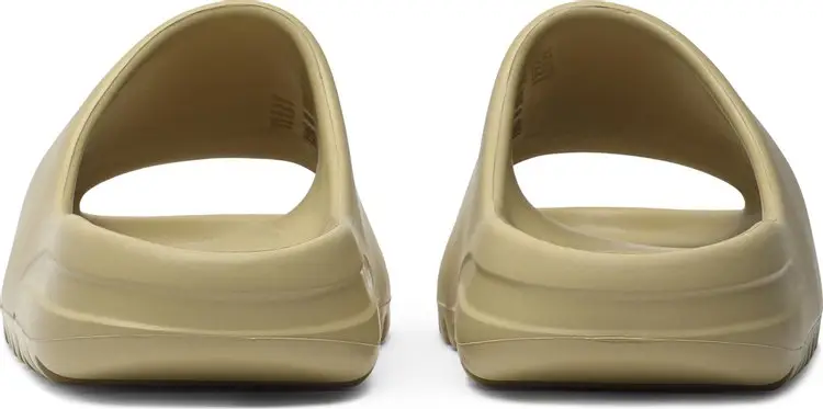 Yeezy Slides 'Desert Sand' 